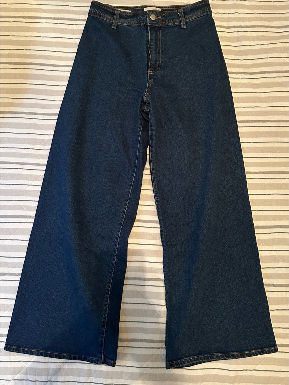Universal Thread Dark Blue Wide-Leg High-Rise Jeans